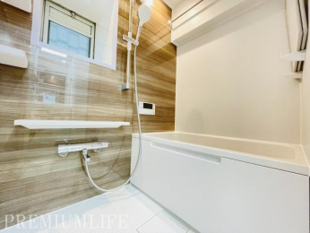 �@���������ӂ������f�U�C���ŁA�������Ƃ��낰�闁�����