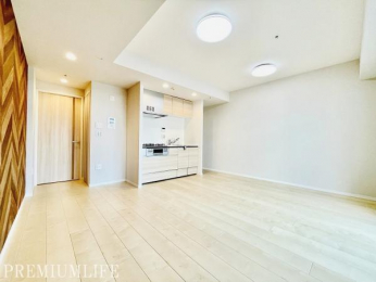 �@���[�t���̃��r���O�́A�Ƌ�z�u�����₷���A�C���e���A�̕����L����g������̗ǂ������ł��B