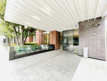 �@�L�X�Ƃ����G���g�����X����ۓI�Ȑ󑐃^���[�B�������������͋C�ŋA����S�n�悭�}���Ă���܂��B