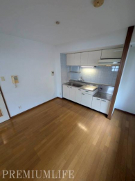 �@���t���Ŏ��R���������Ղ荷�����ށA���邭���ʂ��̗ǂ��L�b�`�����