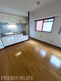 �@�L�b�`���ɂ͑�����̒g�������������͂����邢��Ԃł�