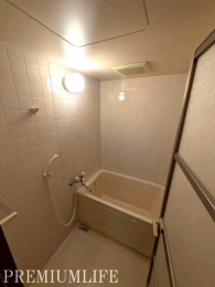 �@���邭�J�����̂���݌v�ŁA�o�X�^�C�����y���݂ɂȂ���K�ȗ���