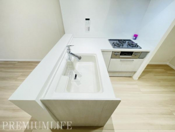 �@��l����ł���Ƃ肠��L�����m�ۂ����A���K�ȃL�b�`���X�y�[�X