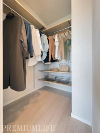 �@�L�x�Ȏ��[�X�y�[�X���m�ۂ��A���������������萮������݌v