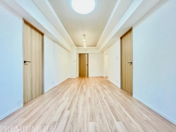 �@���r���O����e�����ւƌq����A�����������X���[�Y