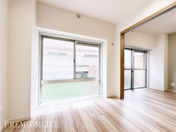 �@��11����LDK�́A���m�x�[�V�����Ŗ��邭�������̂����Ԃɐ��܂�ς���Ă��܂��B