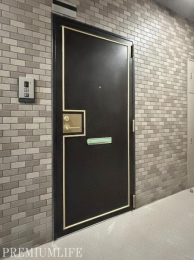 �@�����������^�C������̊O�ςɁA�V���v���Ȍ��֔�����������Ƃ�����ۂ�^���܂��B