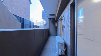 �@���邢�z�����������ރo���R�j�[��Ԃ��A����ɏ�����^���܂�