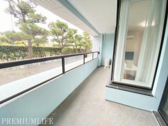 �@�����S�n�悭�����o���R�j�[�Ő��󕨂��������񊱂��܂��B