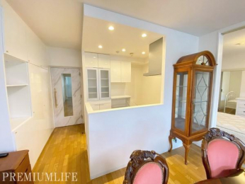 �@�Ζʎ��L�b�`���ŉƑ��Ɖ�b���y���݂Ȃ��痿�����ł��܂��B