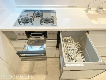 �@3���R�������O�����A�H��@�t���̎g������̗ǂ��L�b�`���B�Ǝ����Ԃ�Z�k�A�Ƒ����Ԃ𑝂₹�܂��B 