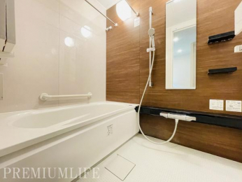 �@���邭�J�����̂���݌v�ŁA�o�X�^�C�����y���݂ɂȂ���K�ȗ���