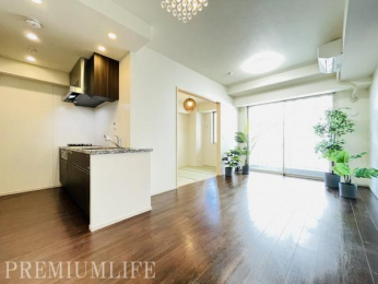 �@�Ƌ�z�u�����₷���A�C���e���A�̕����L����g������̗ǂ����r���O