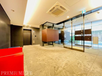 �@���p�X�y�[�X�ɂ��S�~�Ȃǂ������Ă��炸�A�Y��ɂ�������ƊǗ�����Ă���܂��B