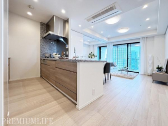 �@�Ζʎ��L�b�`���ŉƑ��Ƃ̉�b���y���݂Ȃ��痿�����ł���J���I�Ȑ݌v