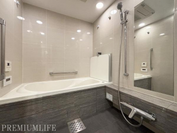 �@����̔����������Ɩ�����A���났�ɖ������㎿�ȃo�X���[�����