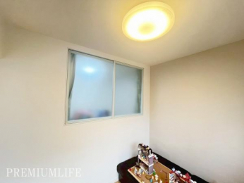 �@�����ƂȂ�������������̃��r���O�B���ƕ����ʂ�₷���A��ԂɍL������������鑢��ł��B