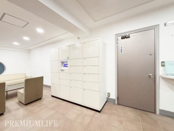 �@��z�{�b�N�X��������A���S���̂���G���g�����X�ł��B