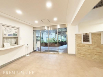 �@�����������F���̃G���g�����X�ŁA�A��ɂق��Ƃł����Ԃł��B