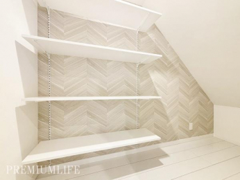 �@��e�ʂ̃X�g���[�W�ŉו��������������S�ł��B