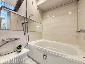 �@���������ӂ������f�U�C���ŁA�������Ƃ��낰�闁�����