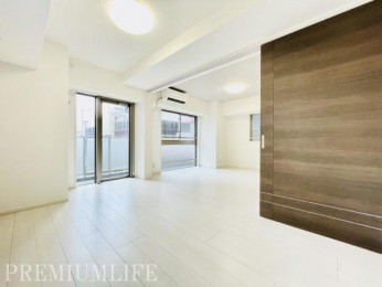 �@�傫�ȑ����玩�R�����L����A�J�����Ɩ��邳�����˔������m��