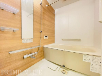 �@����̔����������Ɩ�����A���났�ɖ������㎿�ȃo�X���[�����