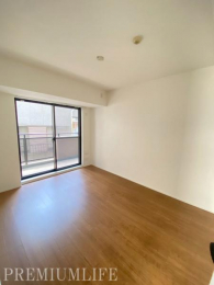 �@���邢�������������Ղ荷�����ށA�S�n�悳�ɕ�܂ꂽ���K�ȗm��