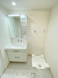 �@�V���v�����L�X���ʃX�y�[�X�ŁA�������萮�����K�ȕ�炵������