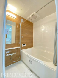 �@���邭�J�����̂���݌v�ŁA�o�X�^�C�����y���݂ɂȂ���K�ȗ���