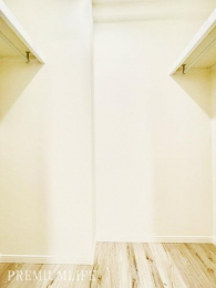 �@��e�ʂ̃E�H�[�N�C���N���[�[�b�g��ݒu�B�ߗނ�ו����܂Ƃ߂Ď��[�ł��܂��B