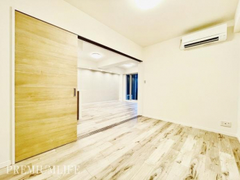 �@���̉��悪�Ȃ����߁A�f�X�N����[�Ƌ���z�u���₷�����C�A�E�g�ł��B