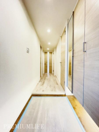 �@�ו��̑��������o���肪���₷�����ւł��B���Ɏp������������֎��[�B