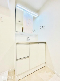 �@���[�͂������A���̎x�x���X���[�Y�ł��B