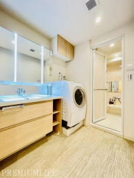 �@�g������̗ǂ����[�Ɩ��邢�Ɩ��̐��ʑ�