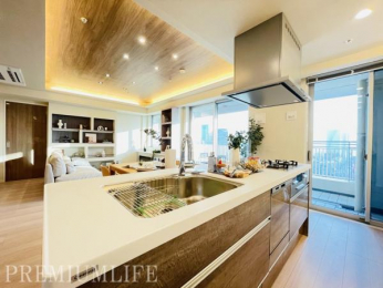 �@�I�[�v���L�b�`���̗p�Ń��r���O�_�C�j���O�ƈ�̊��̂���J���I�ȋ��