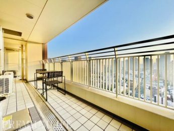 �@�i�F���������y���߂�L�X�o���R�j�[�t���ŁA��炵�ɊJ�����Ə�����