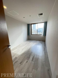 �@�傫�ȑ����玩�R�����L����A�J�����Ɩ��邳�����˔������m��