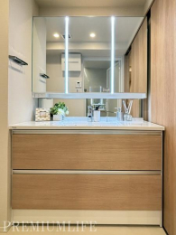 �@�O�ʋ��t�����ʉ��ϑ���̗p���A�g�x�x���X���[�Y�ɐ������K�ȋ��