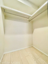 �@���b�N��I���[������A���p�i���珬���܂ŕ��L�����[�ł��܂��B