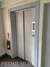 �@�d���ו���x�r�[�J�[�̈ړ����X���[�Y�ȃG���x�[�^�[����