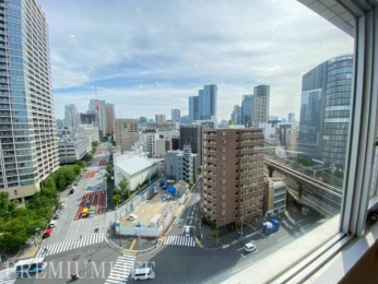 �@������L����J���I�Ȓ��]���A���X�̕�炵�ɖ�����^���܂�
