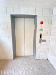 �@�d���ו���x�r�[�J�[�̈ړ����X���[�Y�ȃG���x�[�^�[����