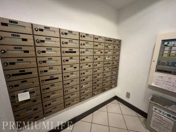 �@���[���{�b�N�X��������|���s���͂��A���p���̒��J�ȊǗ����������܂�