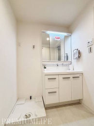 �@�L�x�Ȏ��[��������L�X���ʃX�y�[�X�ŁA�������萮�����K�ȕ�炵���������܂�