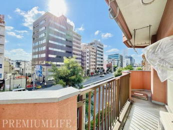 �@�쐼�����̖��邢�Z�܂��B�O�ʂɍ����������Ȃ��A�������̂��钭�]�ƐS�n�悢�z���𖞋i�ł��܂�