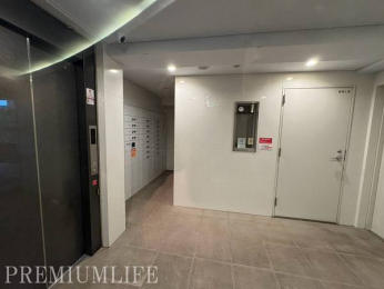 �@�d���ו���x�r�[�J�[�̈ړ����X���[�Y�ȁA�G���x�[�^�[����