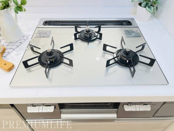 �@�����D���Ɋ�����3���R������������A�@�\���ƃf�U�C���������˔������L�b�`��