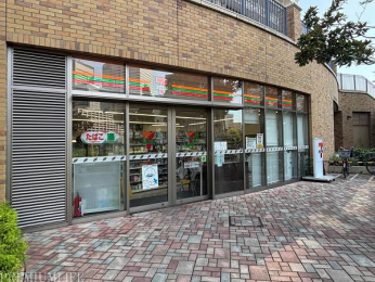 �@�_�C�i�~�b�N�ȑ�^�݂ƃE�b�h�f�b�L����ۓI�ȃ��C���G���g�����X�B�ΖL���ȐA�͂ƃI�[�v���G�A�ȋ�Ԃ��A�Z�܂�����D��Ɍ}�������㎿�ȃA�v���[�`�ł��B